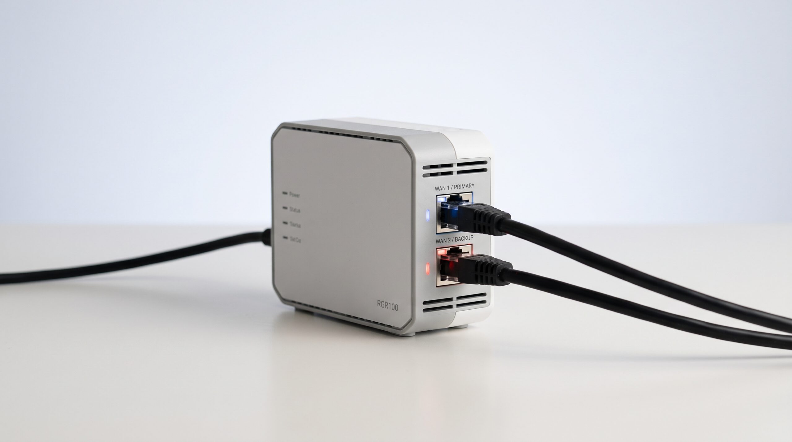 Tartalék failover router kék és piros akcentusfénnyel